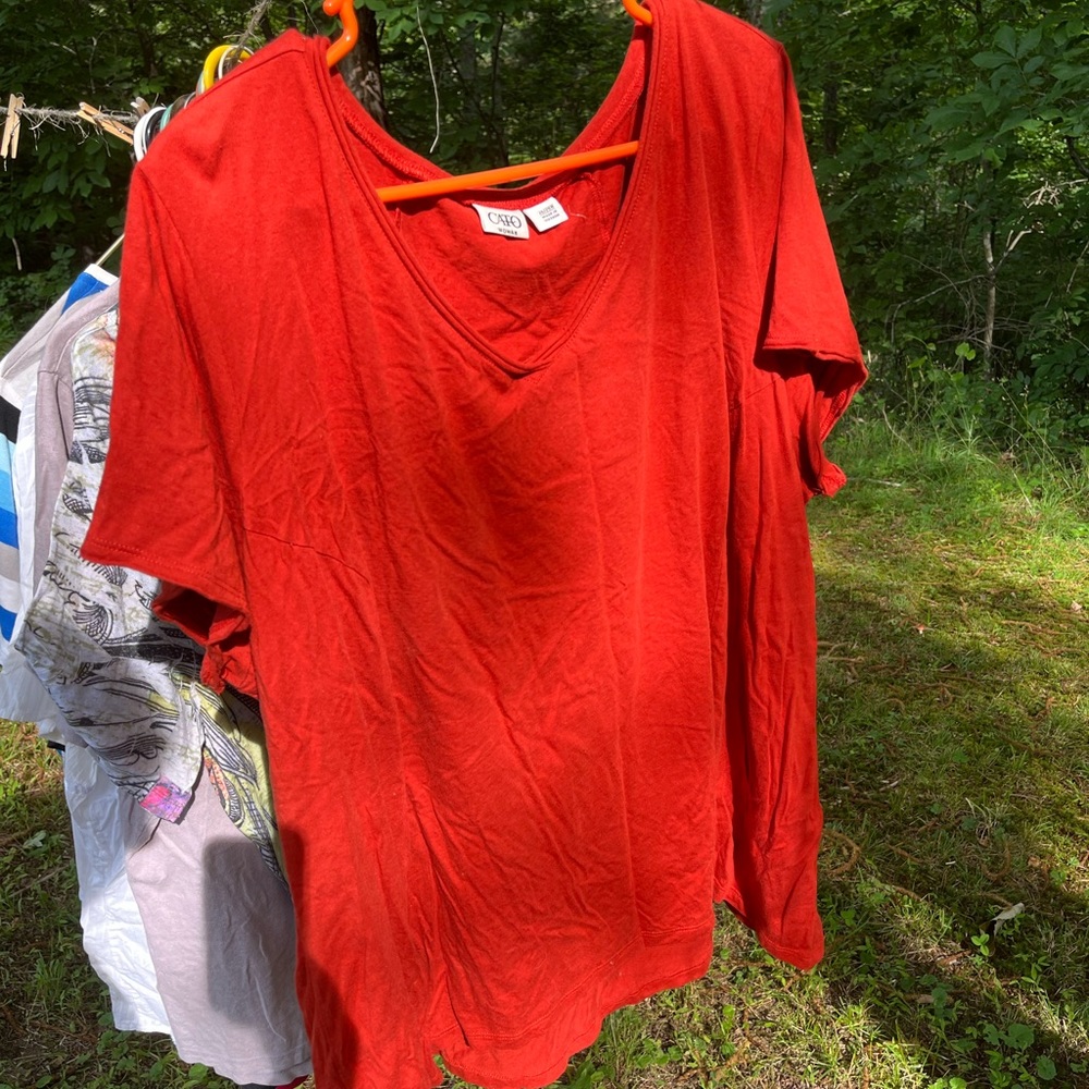Cato 22/24w bright orange v-neck tee